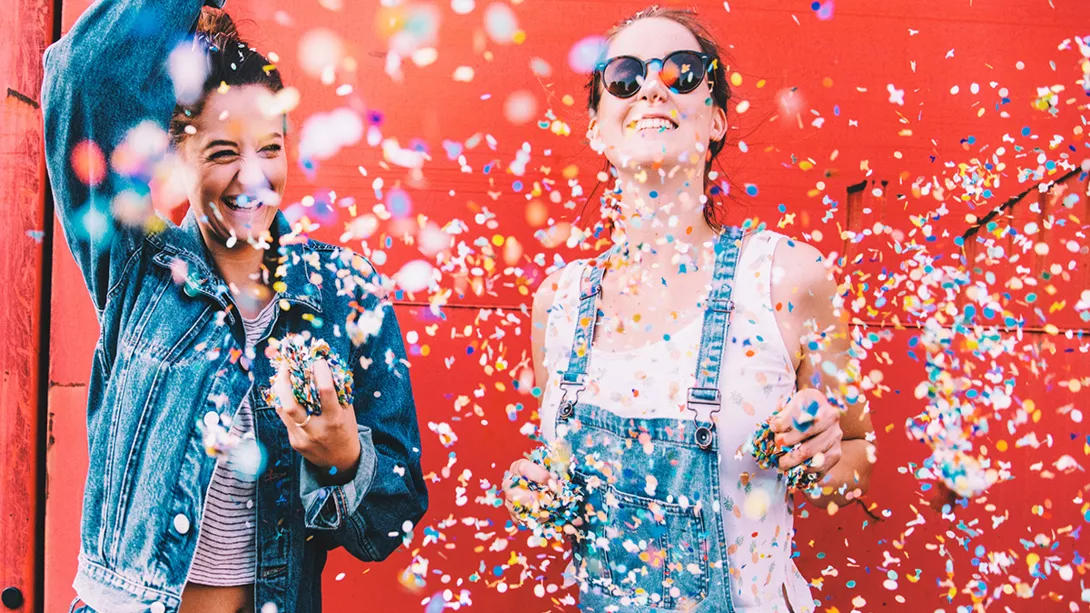 Panel Photo - People celebrating with confetti